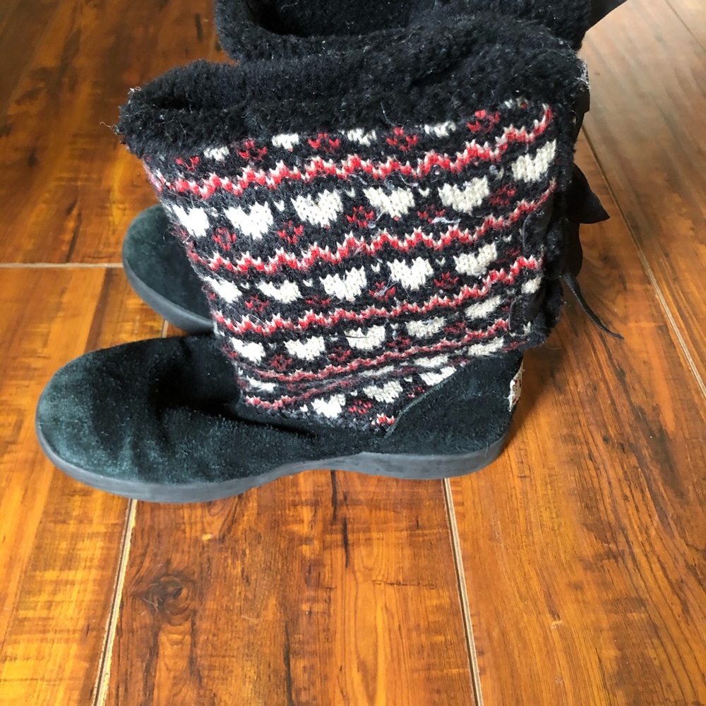 Ugg heart boots - Picture 2 of 6